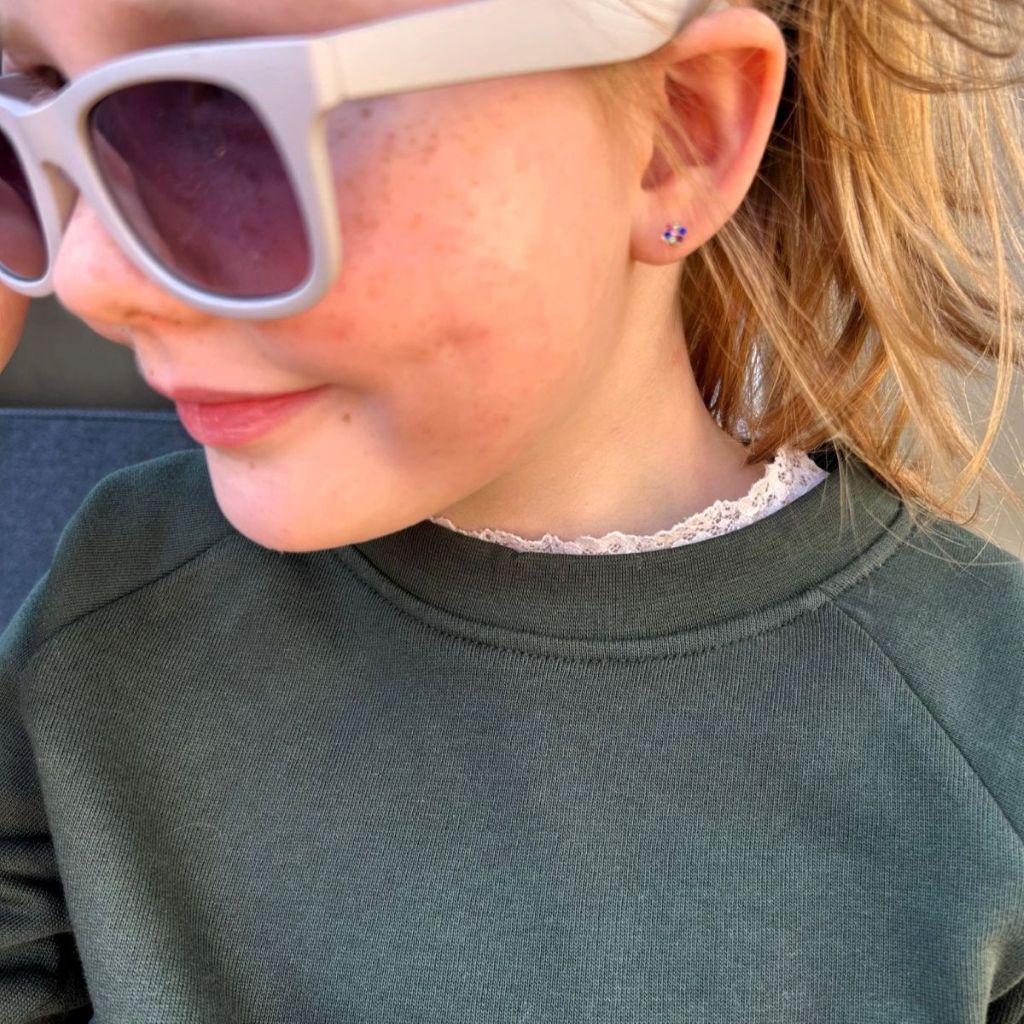 Grøn Sweatshirt til børn – lavet i luksuriøs og blød Supima-bomuld.